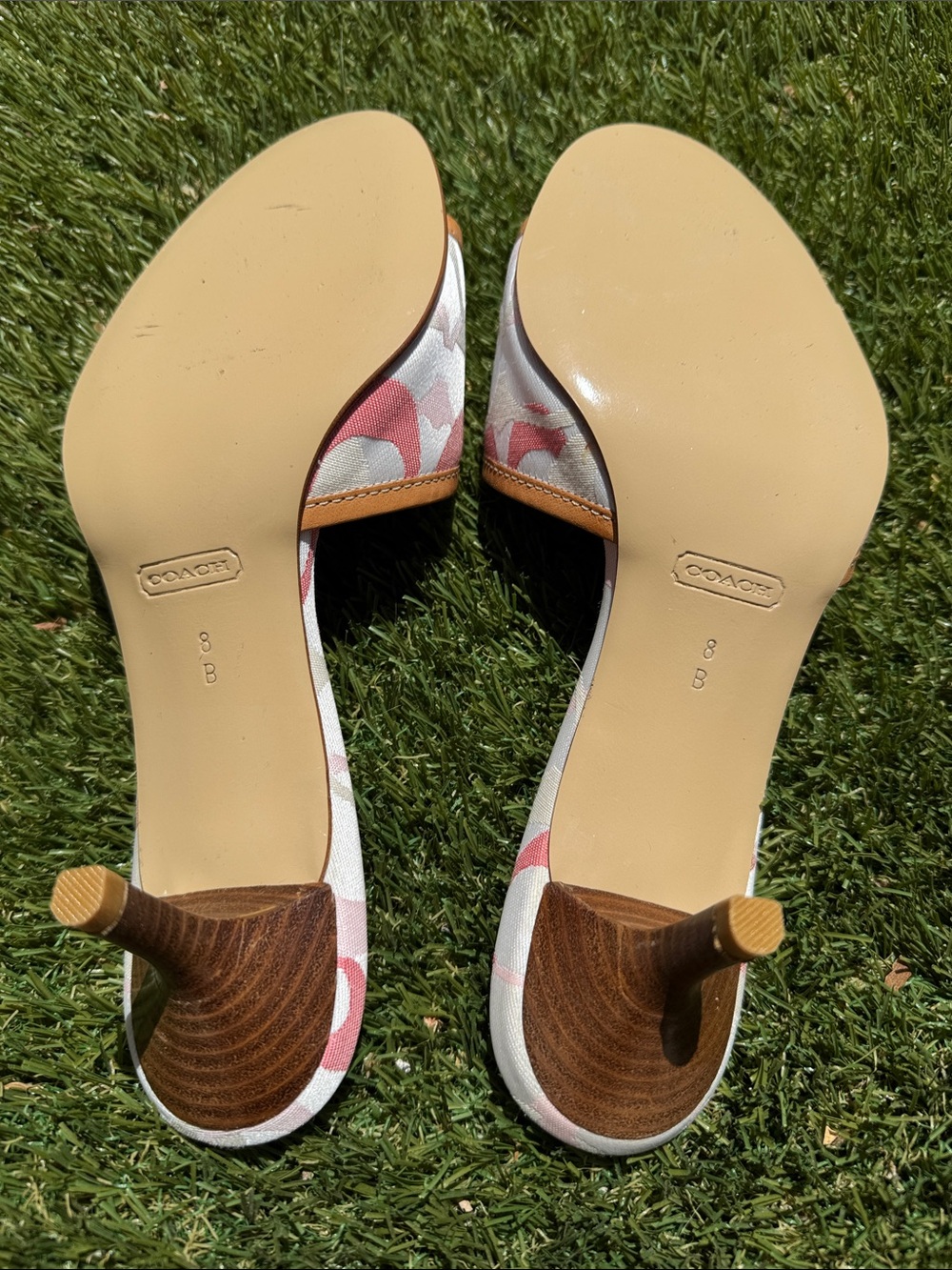 Coach y2k pink optic rare kitten heels size 8 - Picture 6 of 15
